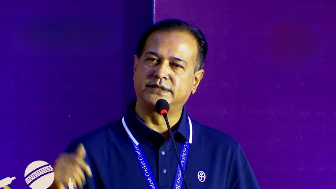 ফুটবলারদের নিয়ে বিতর্কিত মন্তব্যের বিষয়ে অটল অবস্থানে আসিফ